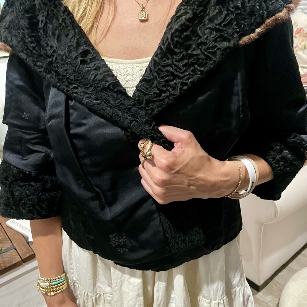 **Dreamy Winter Reversible Fur Crop Coat** - Picture 6 of 8